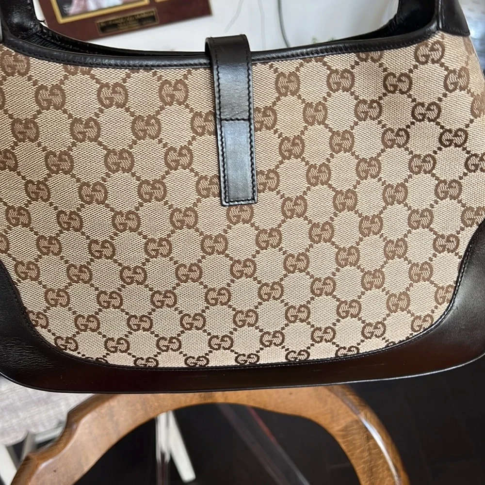 Small classic Gucci hand bag. Brown leather trim. - Picture 4 of 9